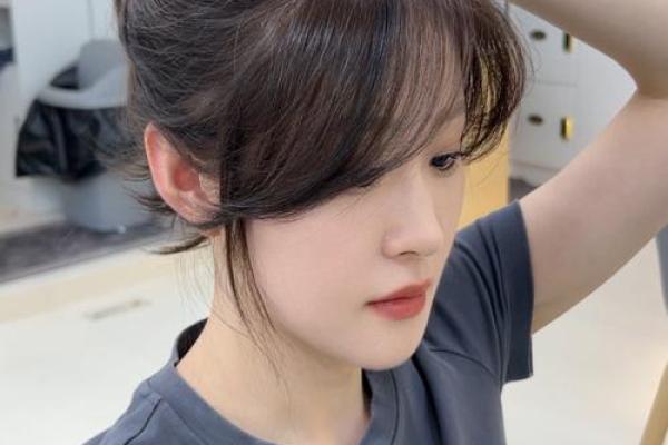怎么吹八字刘海